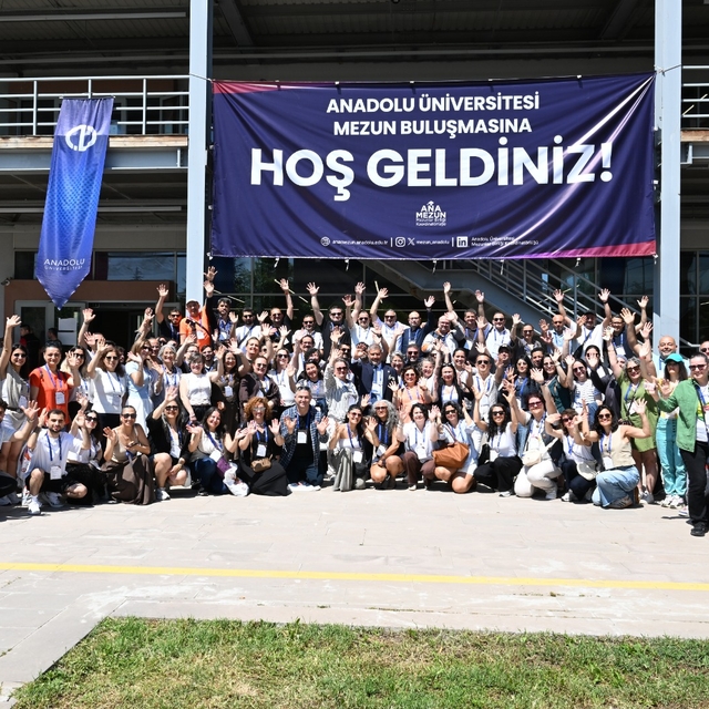 Anadolu Üniversitesinin mezunları kampüste buluştu