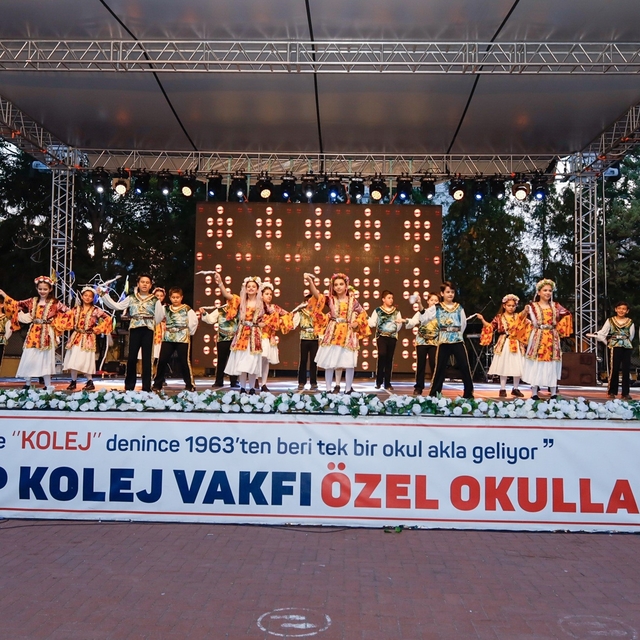 GKV'liler Anadolu'yu 'Dansın Renkleriyle' sahneye taşıdı
