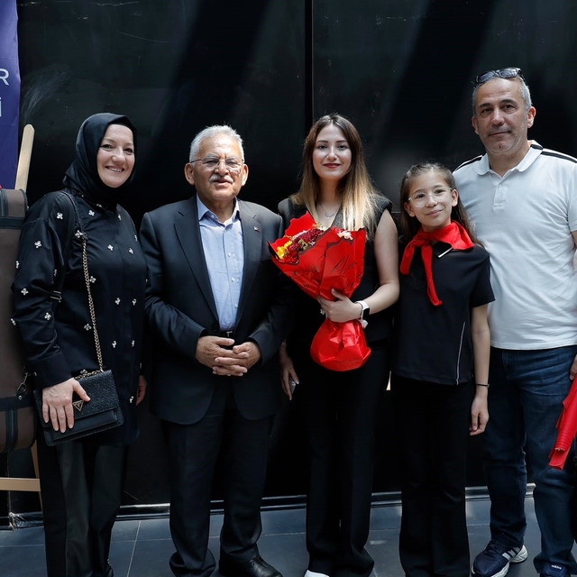 Büyükşehir konservatuarında mezuniyet coşkusu