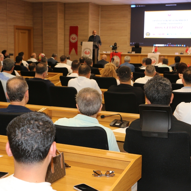 Diyarbakır'da 'Optisyenlik Meslek Birliği Eğitim Çalıştayı' düzenlendi