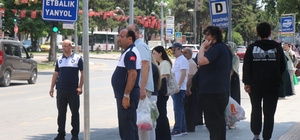 Sakarya'da toplu taşıma krizi
Dolmuş seferleri azaltıldı, vatandaşlar durak...