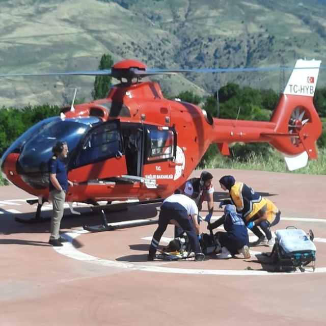 Malatya'da yaralanan vatandaş hava ambulansıyla hastaneye sevk edildi
