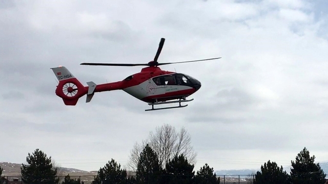 Nefes darlığı yaşayan hasta ambulans helikopterle Erzincan'a sevk edildi
