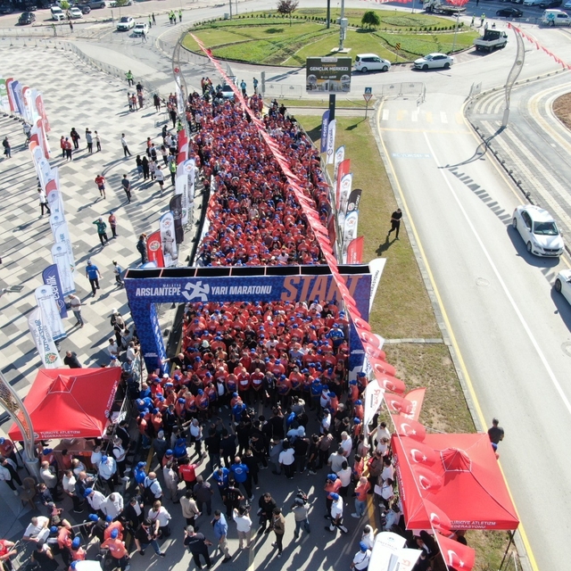 7 ülkeden sporcular Arslantepe'de yarıştı
Malatya'da uluslararası maraton c...
