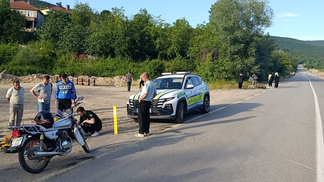 Kastamonu'da çarpışan iki motosikletin sürücüsü yaralandı