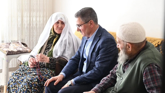 Vali Aydın Baruş'tan vefa