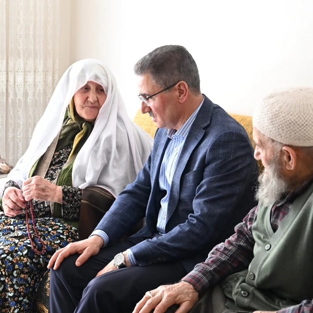 Vali Aydın Baruş'tan vefa