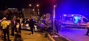 Erzurum'da trafik kazası: 2 kişi yaralandı