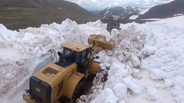 Erzurum'da Haziran ayında karla mücadele çalışması