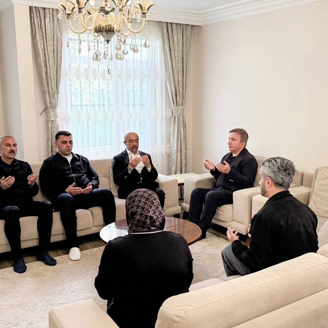 Vali Aydoğdu'dan İl Milli Eğitim Müdürü Kartal'a taziye ziyareti