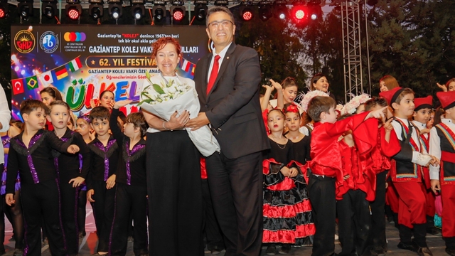 GKV'li minik dansçılardan dünya turu