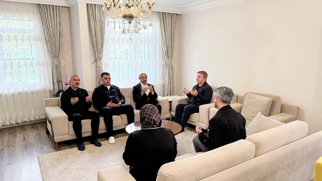 Vali Aydoğdu'dan İl Milli Eğitim Müdürü Kartal'a taziye ziyareti