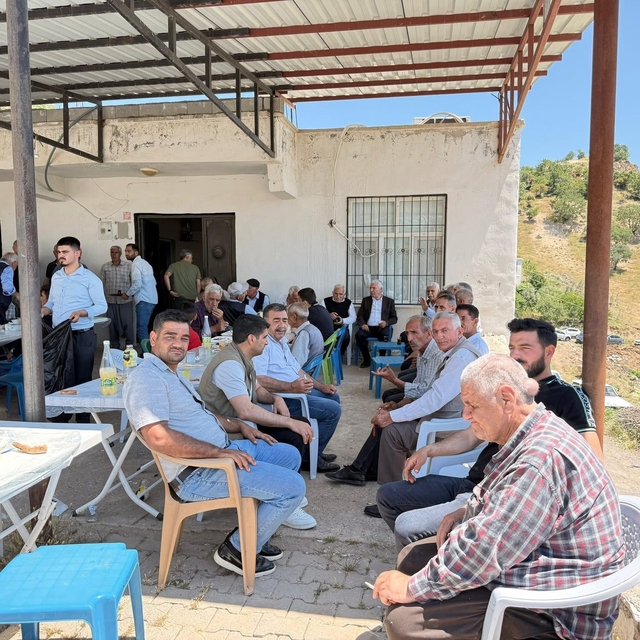 Başkan Karamehmetoğlu, vatandaşlarla bir araya geldi