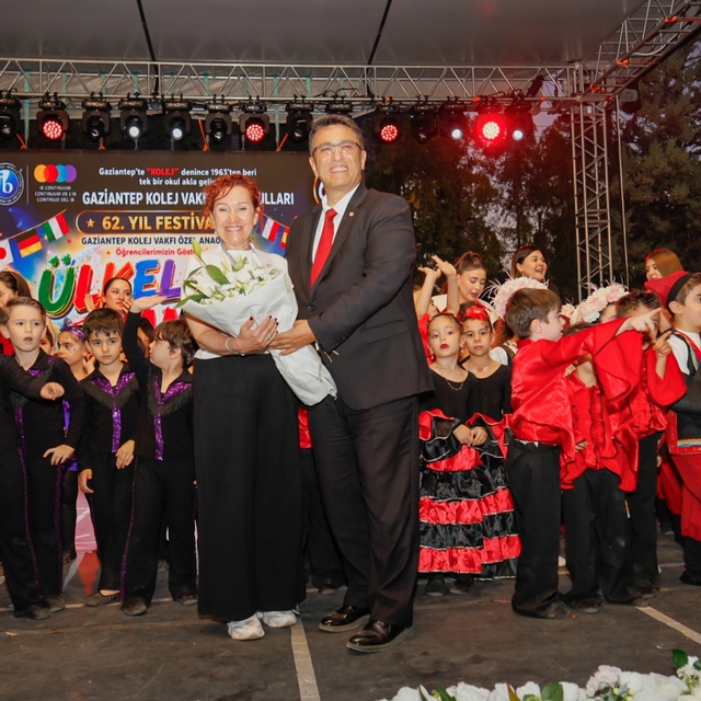 GKV'li minik dansçılardan dünya turu