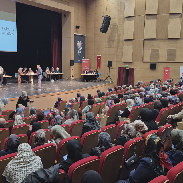 Kursiyerler dini bilgilerini yarıştırdı
Sivas İl Müftülüğü tarafından yetiş...