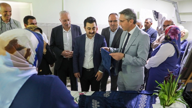Bayburt'ta kursiyerlerin el emeği ürünleri sergilendi