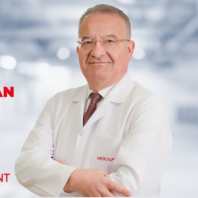 Sıcaklar acil servis başvurularını arttırıyor
Prof. Dr. Polat Durukan: "Sıc...