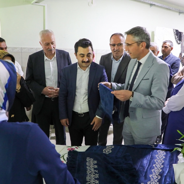 Bayburt'ta kursiyerlerin el emeği ürünleri sergilendi