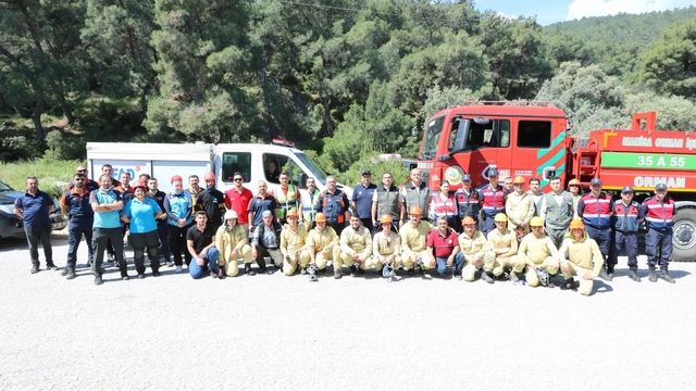 Manisa'da 5 ilçede eş zamanlı orman yangını tatbikatı gerçekleştirildi