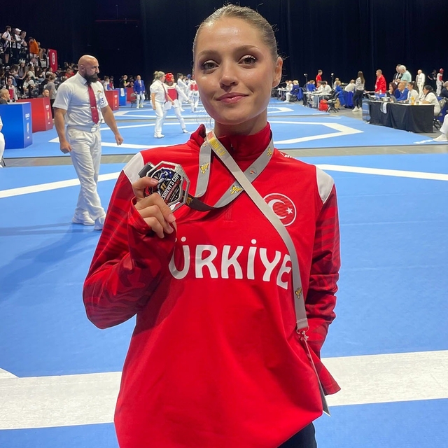 Denizlili sporcu Almanya'dan gümüş madalya ile döndü