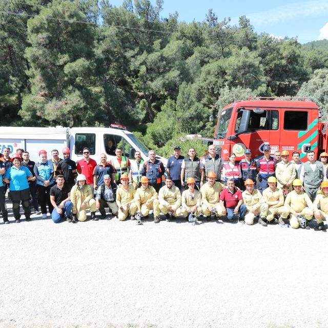Manisa'da 5 ilçede eş zamanlı orman yangını tatbikatı gerçekleştirildi
