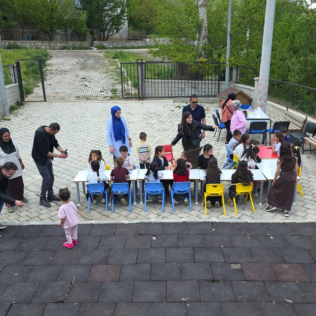 Eğitim gönüllüleri Gevaşlı öğrencilere unutulmaz bir gün yaşattı
