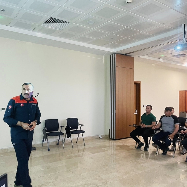 Elazığ'da arama-kurtarma ve trafik kazalarına müdahale eğitimi