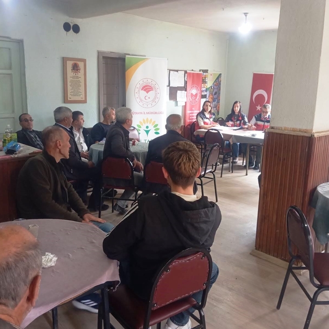 Domaniç'te ahududu yetiştiriciliği eğitimi düzenlendi