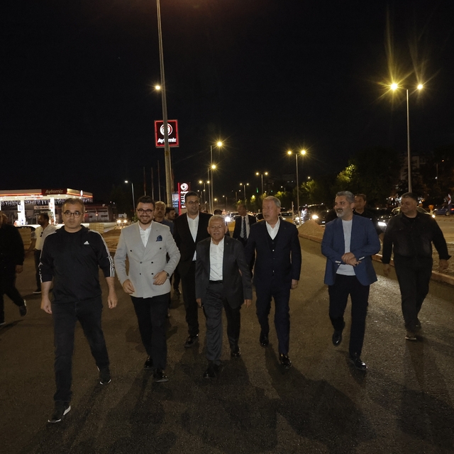 DSİ-Yeni Sanayi Katlı Kavşağı'nda gece yarısı mesaisi