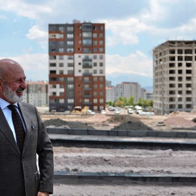Başkan Çolakbayrakdar: "Kentsel dönüşümle birlikte yaşam alanlarını da inşa...