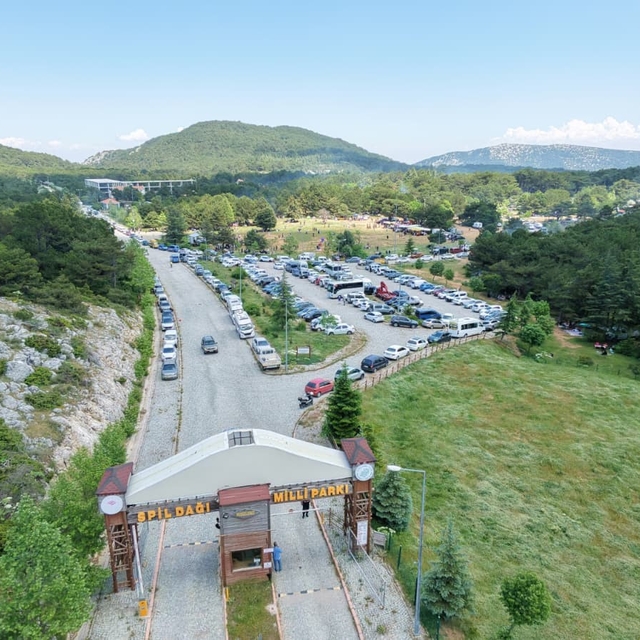 Spil Dağında Karadeniz rüzgarı
Spil Dağı Milli Parkında 15 bin kişi horonda...