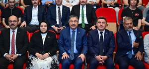Vali Yılmaz: "Gençlerin sesi bilimle yükseliyor"