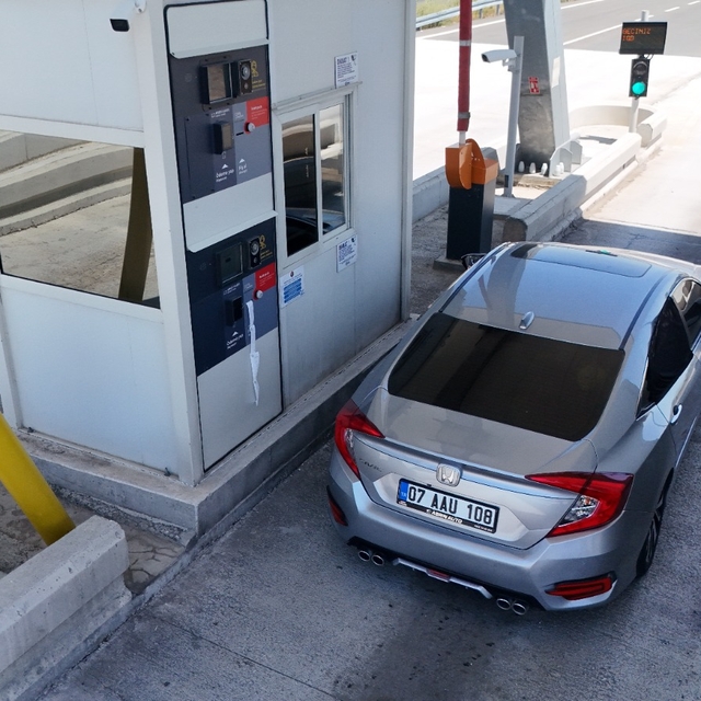 Aydın-Denizli Otoyolu'nda tam otomatik gişe devreye girdi