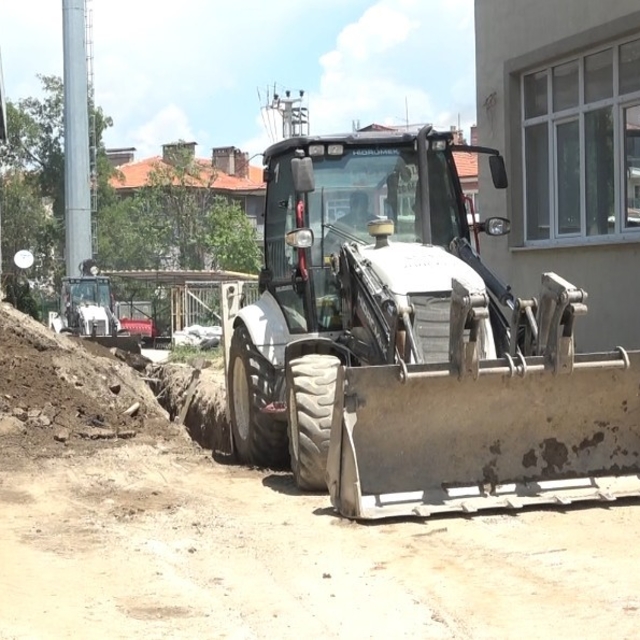 Isparta'da kanalizasyon hattı çalışmasında göçük meydana geldi: 1 işçi yara...