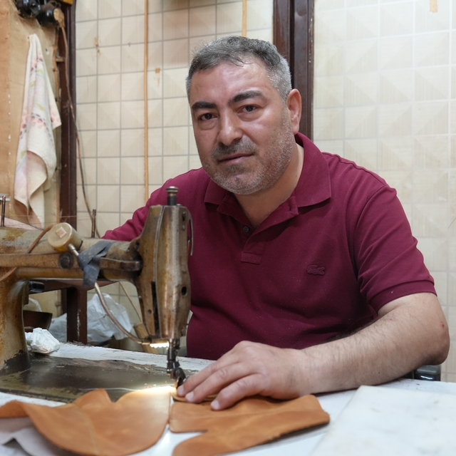 Tek başına üretiyor, birçok ülkeye ihraç ediyor
9 yaşında öğrendiği sayacıl...