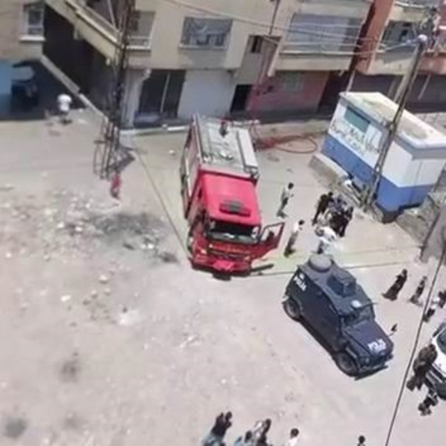 Diyarbakır'da korkutan yangın: Ev kül oldu