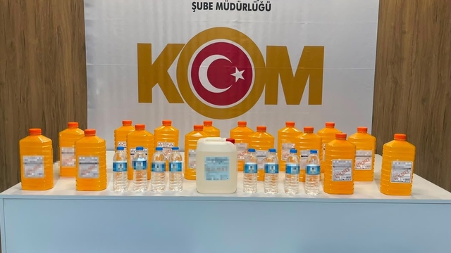 Kaçak içki ve makaron operasyonu: Çok sayıda ürün ele geçirildi