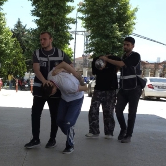Çocuk parkında 10 kişinin yaraladığı pompalı tüfekli saldırıya 5 gözaltı