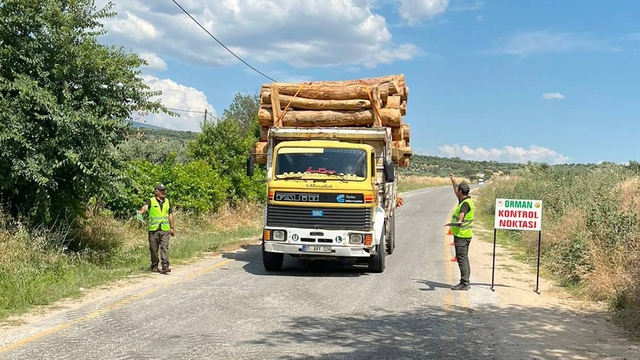 Muğla'da orman emvali taşıyan araçlara mobil kontrol denetimi