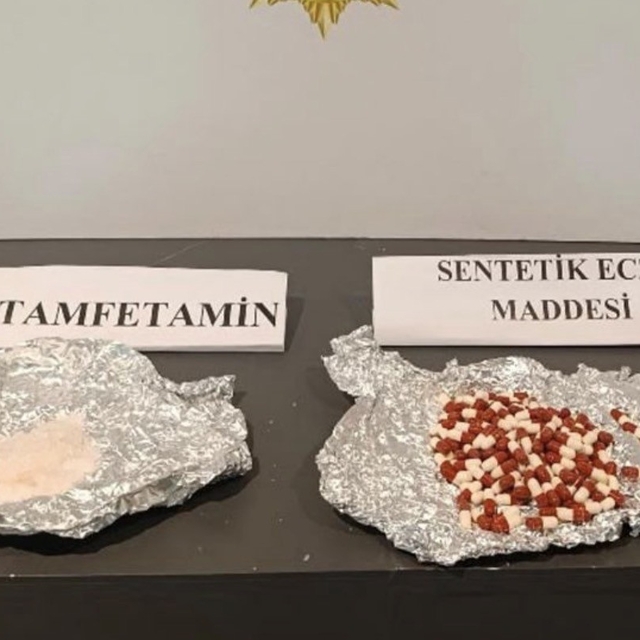 Samsun'da narkotik operasyonunda uyuşturucu ve silahlar ele geçirildi