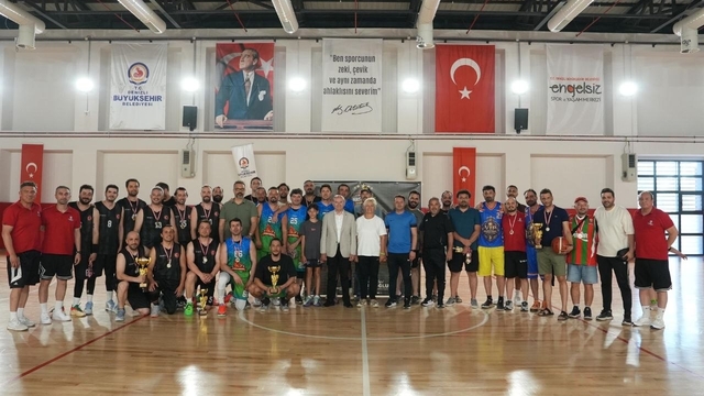Denizli Büyükşehir Master Cup +35'te kupalar sahiplerini buldu