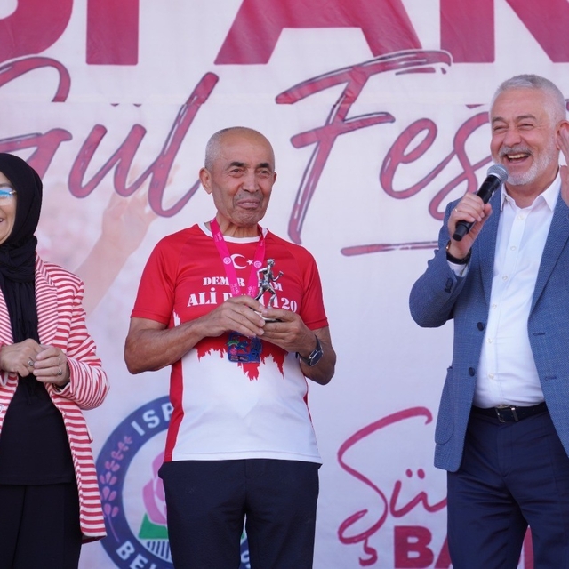Demir adam Ali Bıdı, Gül Maratonu'nu başarıyla tamamladı