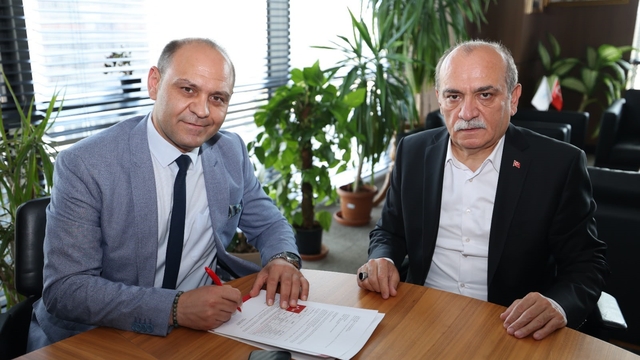 Sağlık protokolü: Memur-Sen üyelerine sağlıkta özel avantaj
Büyük Anadolu Hastaneleri ile Memur-Sen arasında sağlık protokolü imzalandı