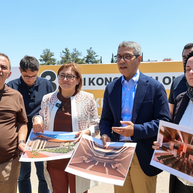 Gaziantep'te bölgenin en büyük kongre merkezlerinden biri şehre kazandırılı...