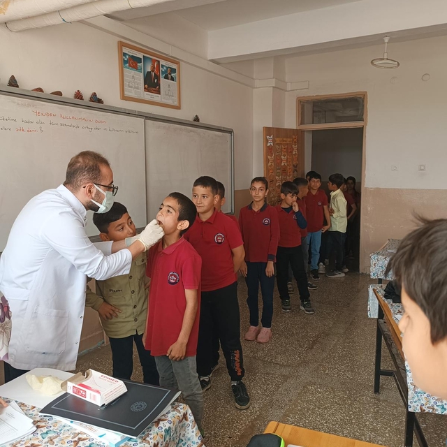 Siirt'te öğrencilere ağız ve diş sağlığı taraması yapıldı