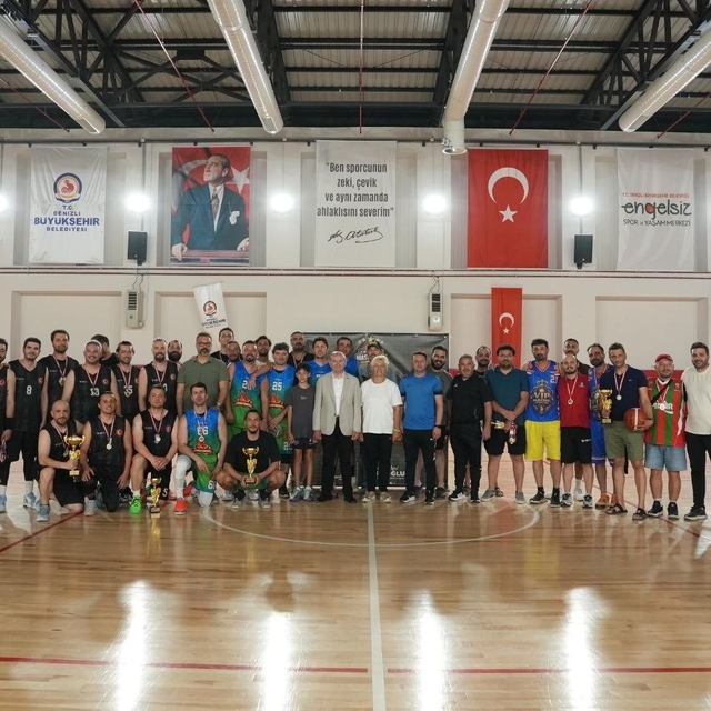 Denizli Büyükşehir Master Cup +35'te kupalar sahiplerini buldu
