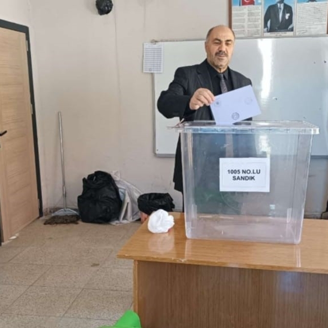 Başkale'de 4 mahallede muhtarlık seçimi yenilendi