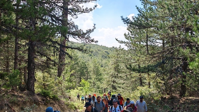 AFDOS, doğa tutkunlarını tarihi ve doğal güzellikleriyle öne çıkan Çukurca'da buluşturdu
Zorlu parkurda hem kondisyon depoladılar hem de fotoğraf safarisi yaptılar