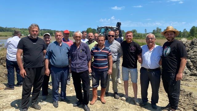 Sinop'ta sulama hattı patladı, çeltik üreticisi tepki gösterdi
