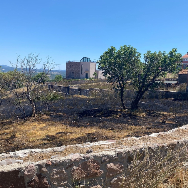 Çanakkale'de otluk alanda çıkan yangın söndürüldü